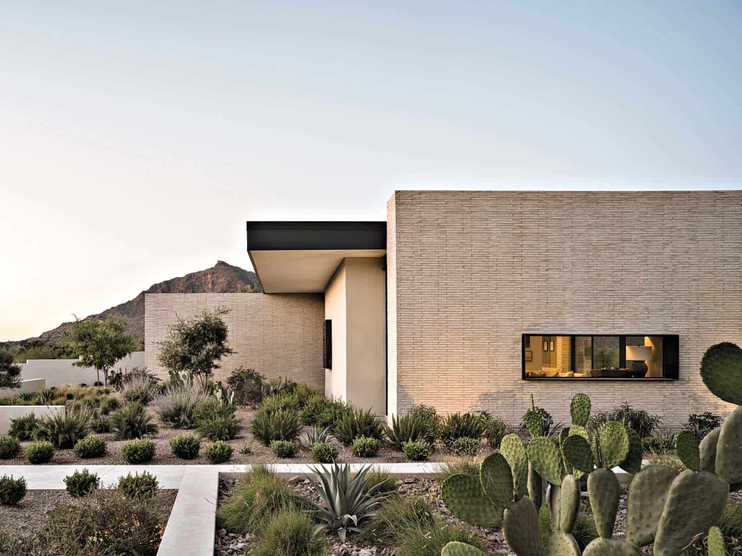 Contemporary Desert Home Biegner Murff Architects 01 1 Kindesign Custom Home Builder Arizona: How to Build Your Dream Home from Start to Finish